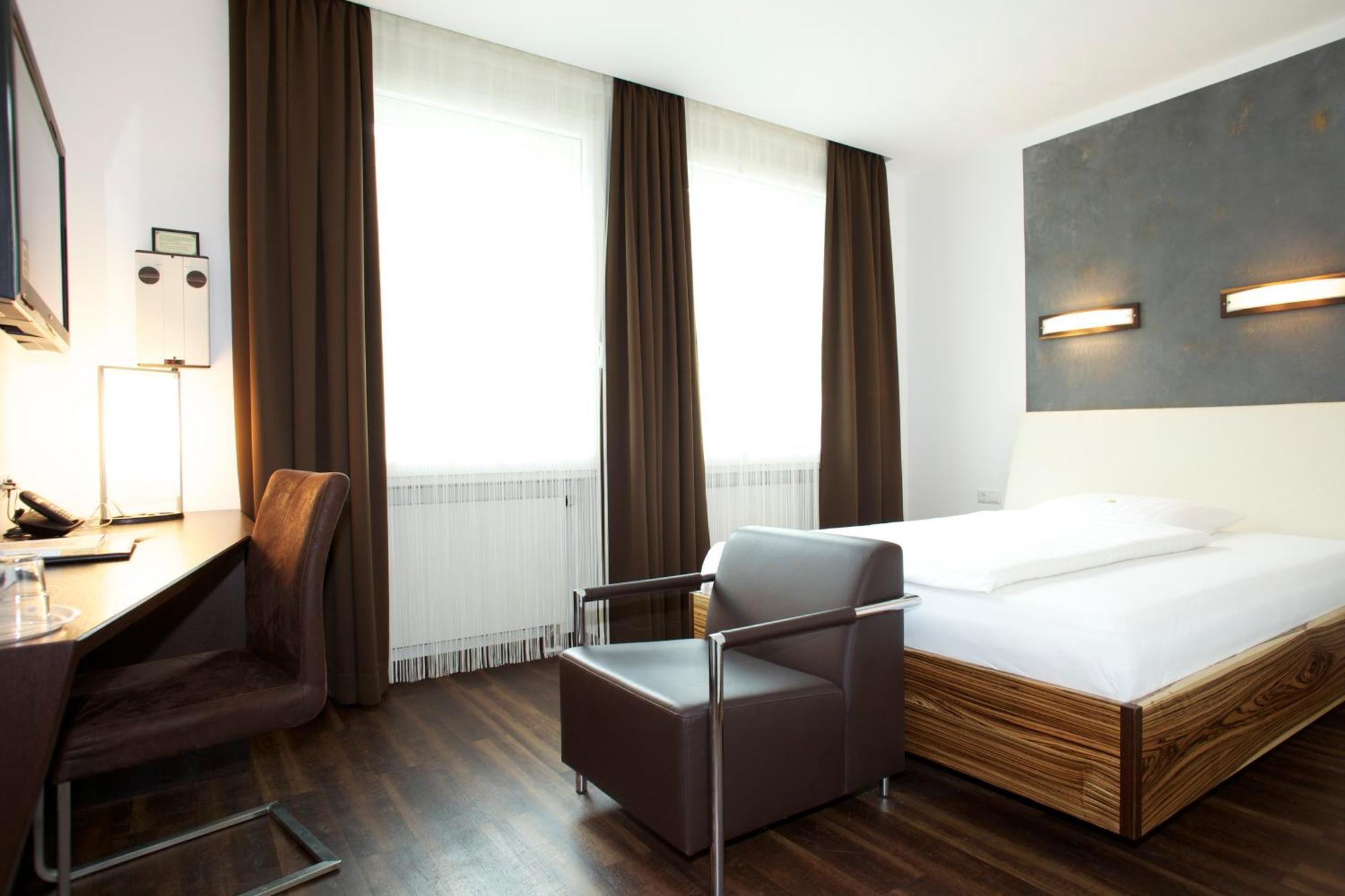 Hotel Zur Wartburg Rheda-Wiedenbrueck Luaran gambar